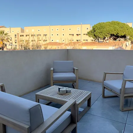 Duplex T4 Proche De La à *