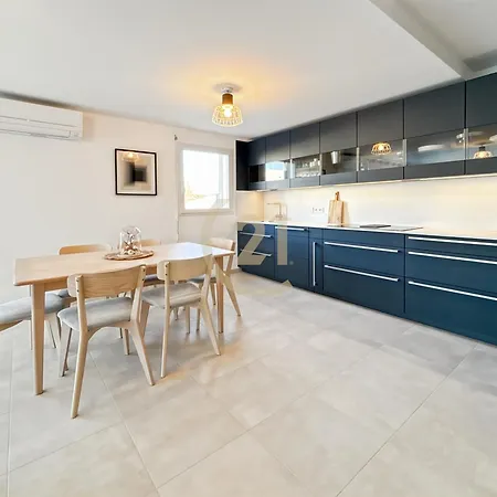 Appartamento Duplex T4 Proche De La à *